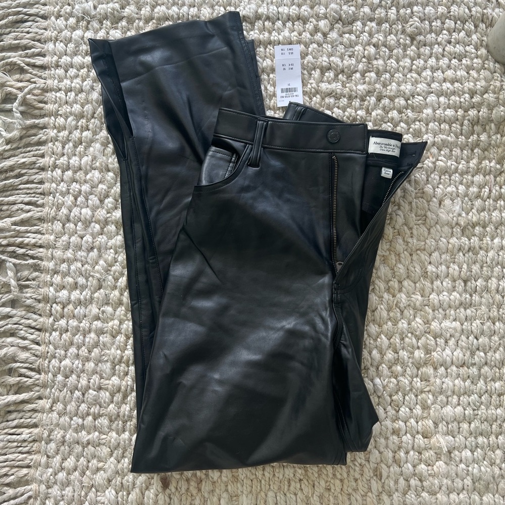Abercrombie & Fitch Curve Love The 90s straight leg leather pants